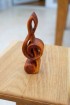 Скрипичный ключ сувенир резной деревянный
