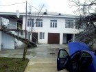 Абхазия. Сухум. Район «Маяк». Двухэтажный жилой дом 220 кв.м. 9 комнат. 3 мин. до моря.